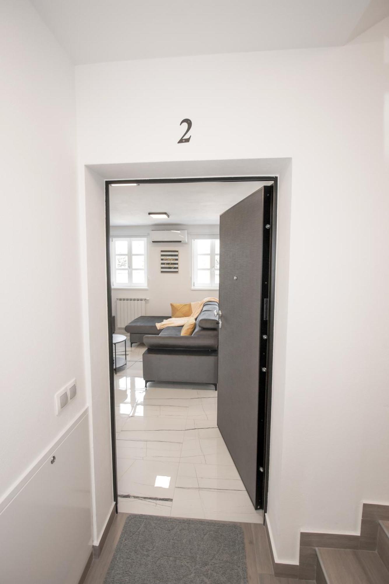 Apartmani Kac كارلوفاتش المظهر الخارجي الصورة